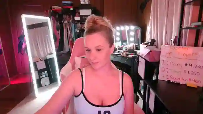 2025/10/23/streamate-xxcamrenxx-02-40-07