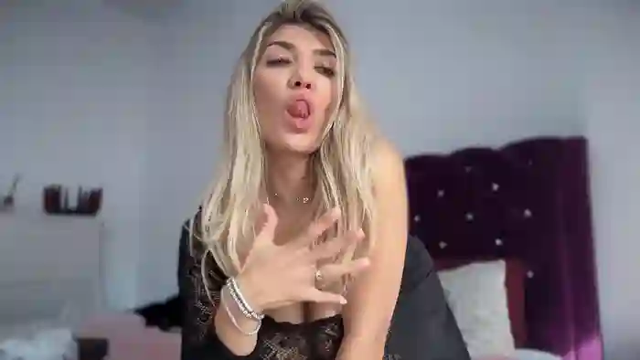 2025/10/23/streamate-lisalov31-08-53-58