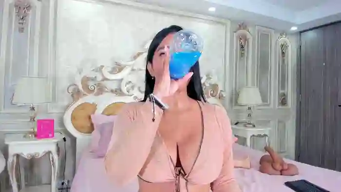 2025/10/24/streamate-alishacox-06-32-29