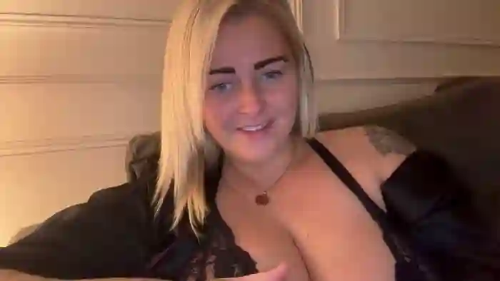 2025/10/24/streamate-busty_lucy_uk-05-56-29