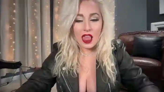 2025/10/24/streamate-christinaquinn-16-44-47