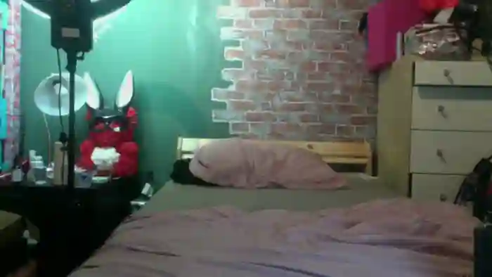 2025/10/24/streamate-lisavontease-00-01-11