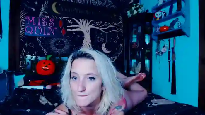 2025/10/24/streamate-missquincam-22-12-19