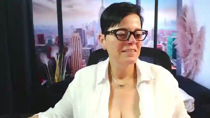 2025/10/24/streamate-mollysun-16-46-44