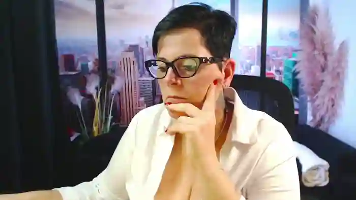 2025/10/24/streamate-mollysun-17-59-05