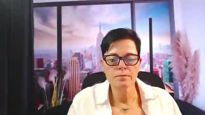 2025/10/24/streamate-mollysun-18-38-42