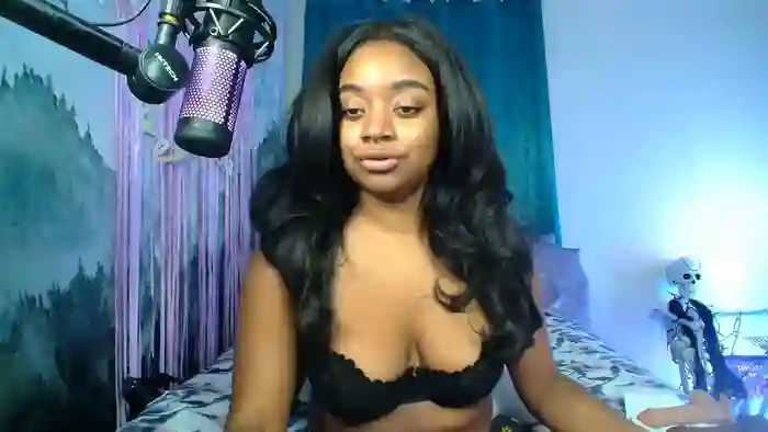 2025/10/24/streamate-robinthesiren-01-00-48