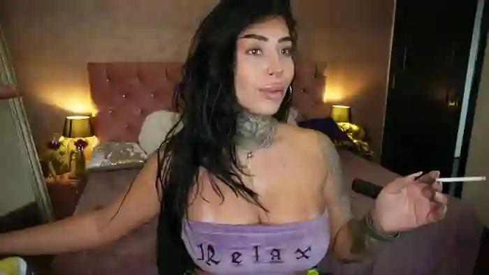 2025/10/25/streamate-aariss-06-44-41