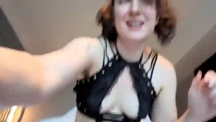 2025/10/25/streamate-artiepaints-05-16-57
