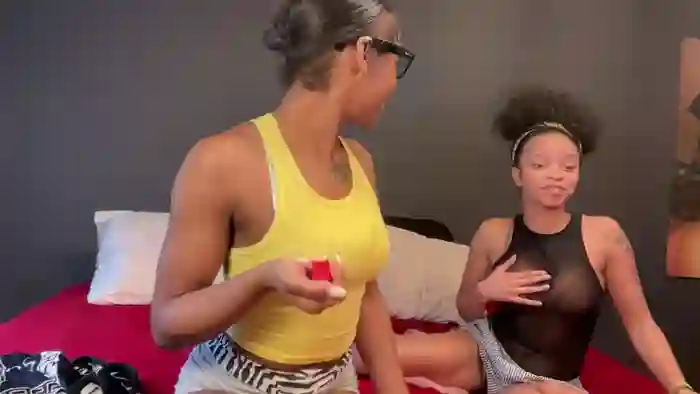 2025/10/25/streamate-chocolatekay-19-58-19