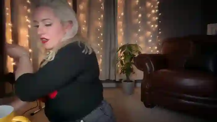 2025/10/25/streamate-christinaquinn-22-44-45