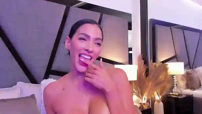 2025/10/25/streamate-giovanarodriguez-21-42-26