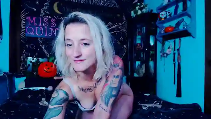 2025/10/25/streamate-missquincam-13-11-51