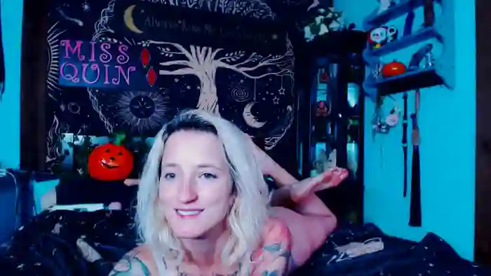2025/10/25/streamate-missquincam-15-07-38