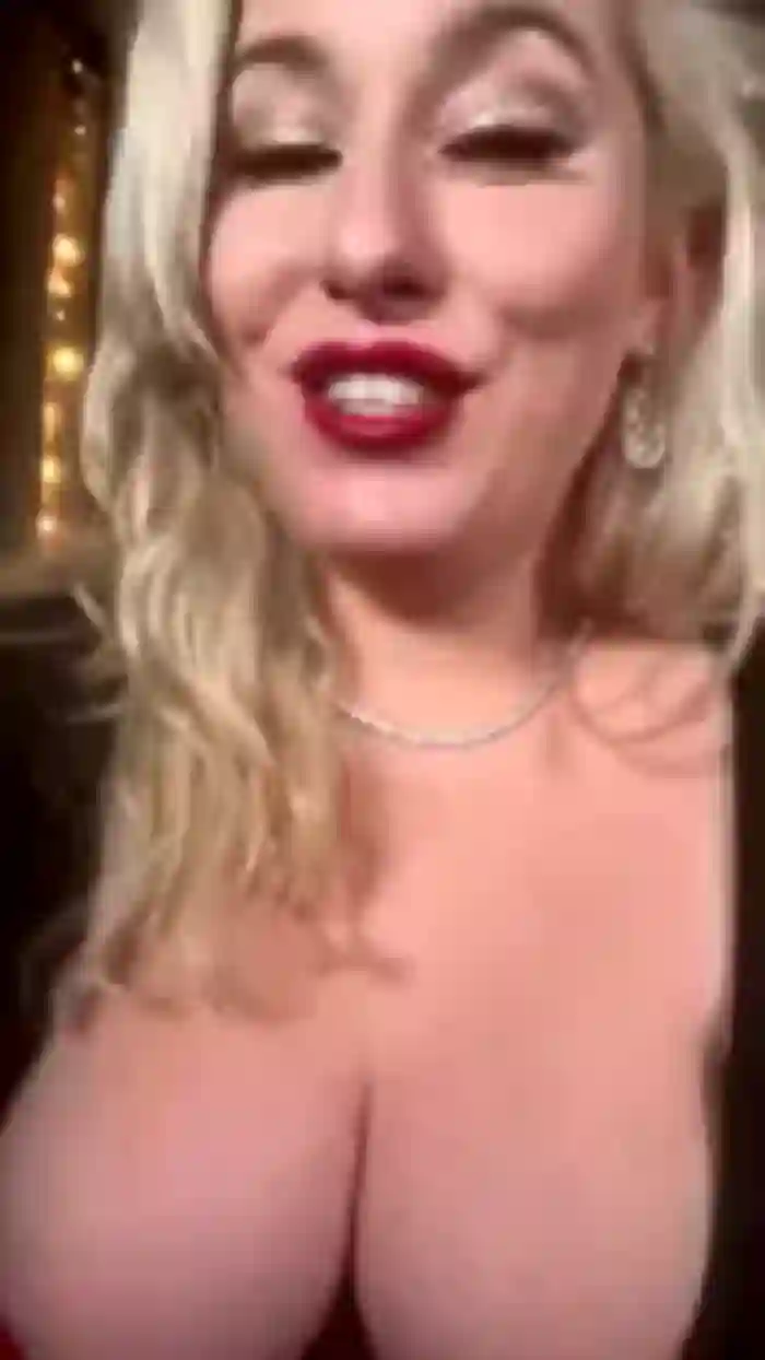 2025/10/26/streamate-christinaquinn-06-09-17