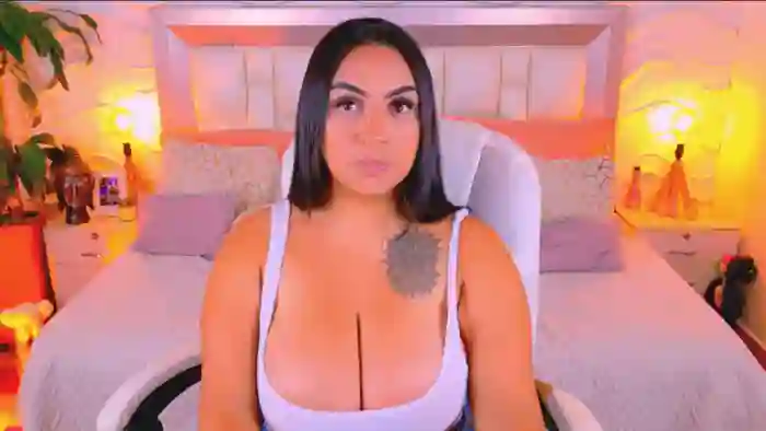 2025/10/26/streamate-martinapiero-01-33-10