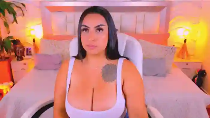 2025/10/26/streamate-martinapiero-05-37-46