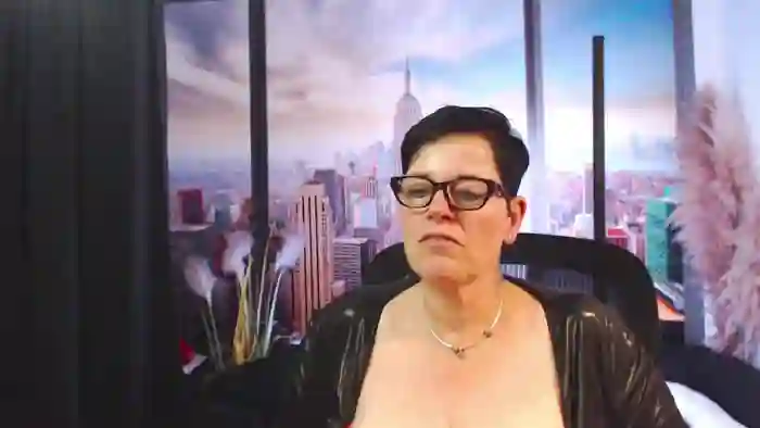 2025/10/26/streamate-mollysun-17-03-31