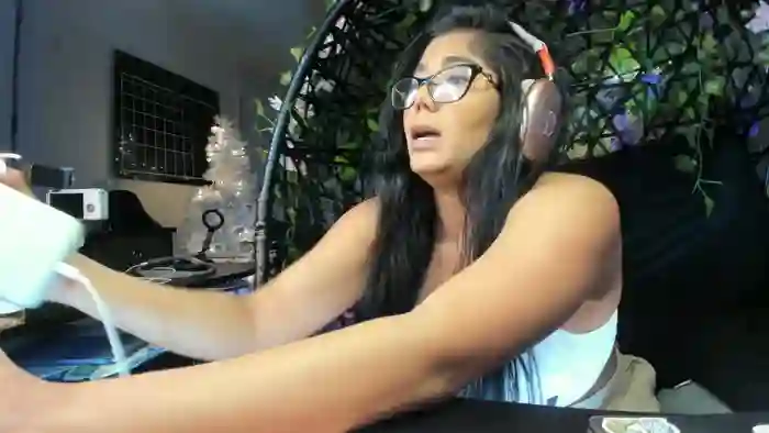 2025/10/27/streamate-diabellaxo22-00-33-35