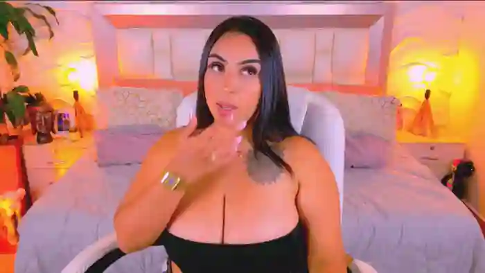 2025/10/27/streamate-martinapiero-01-44-07