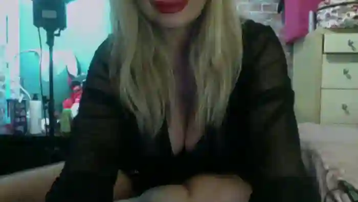 2025/10/28/streamate-lisavontease-12-04-20