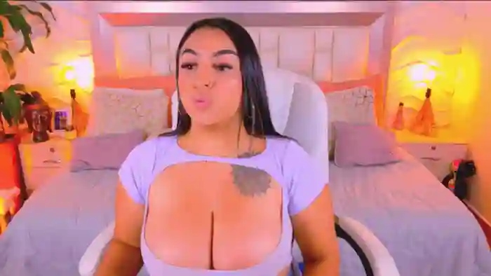2025/10/28/streamate-martinapiero-01-22-46