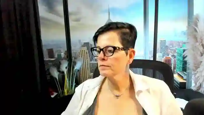 2025/10/28/streamate-mollysun-18-24-16