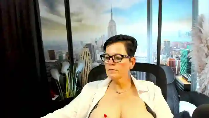 2025/10/28/streamate-mollysun-19-50-00