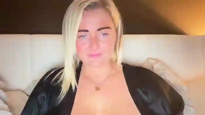 2025/11/11/streamate-busty_lucy_uk-17-00-50