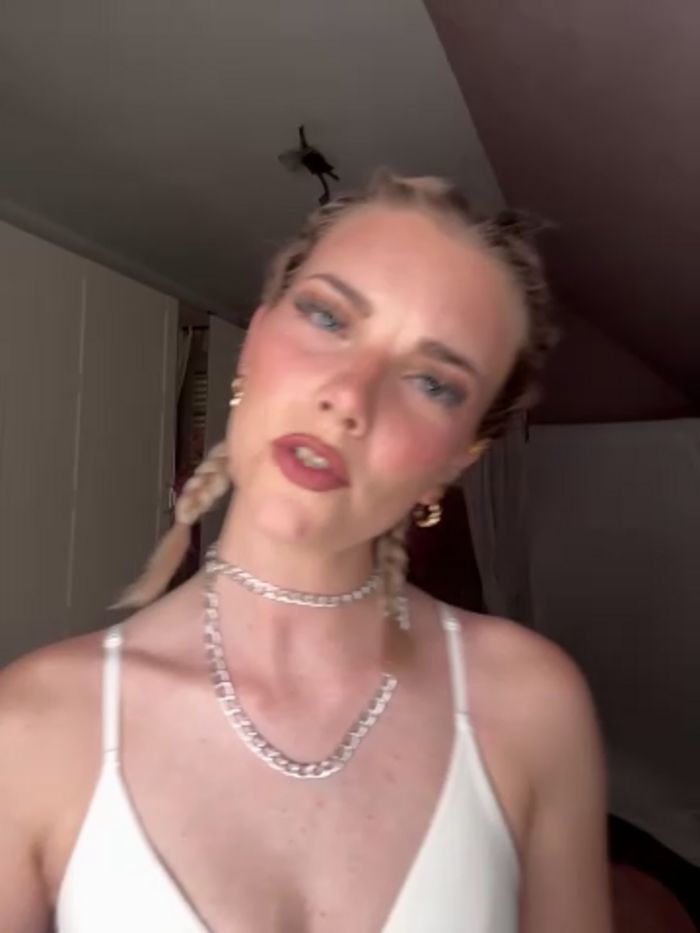 Foxy_Bite