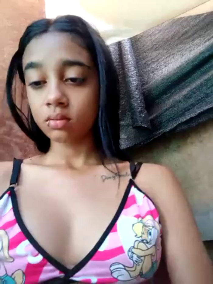 Zoe_Sweett18
