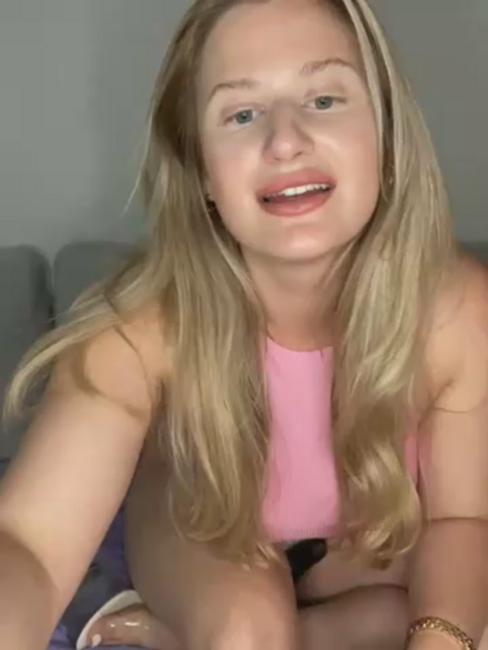 Busty-Ellie