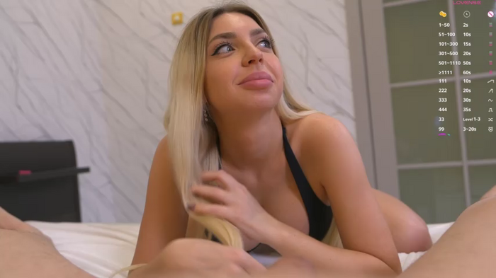 big_boobs_blonde
