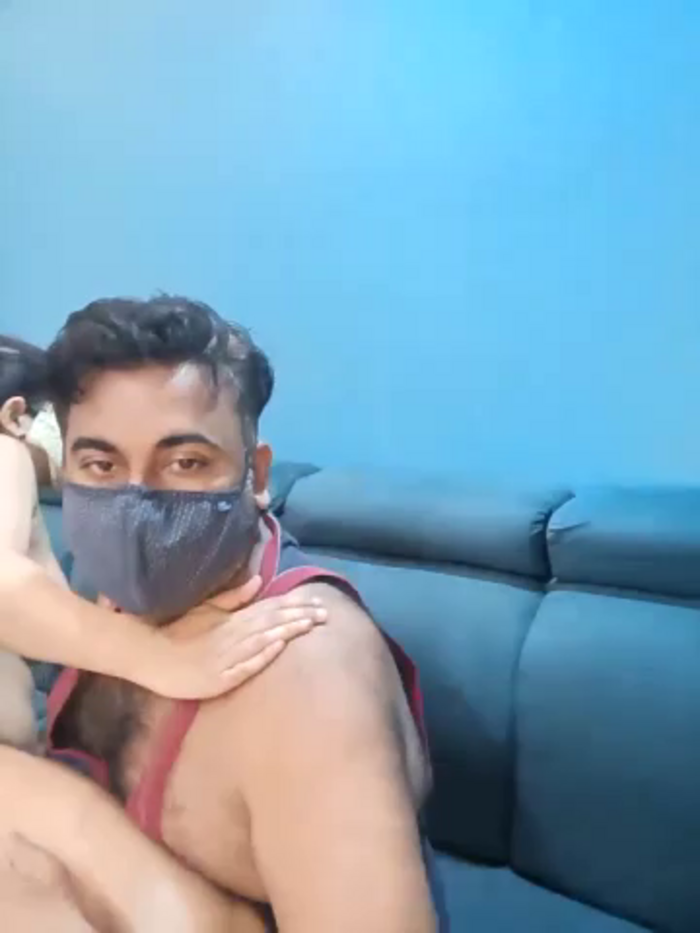 delstrip_couple