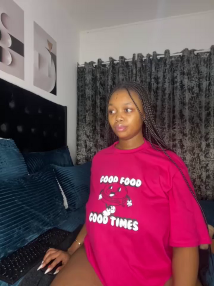 QueenTee23