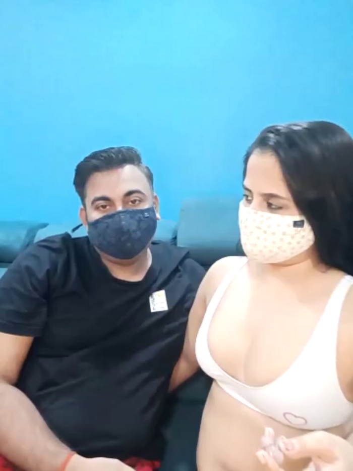 delstrip_couple