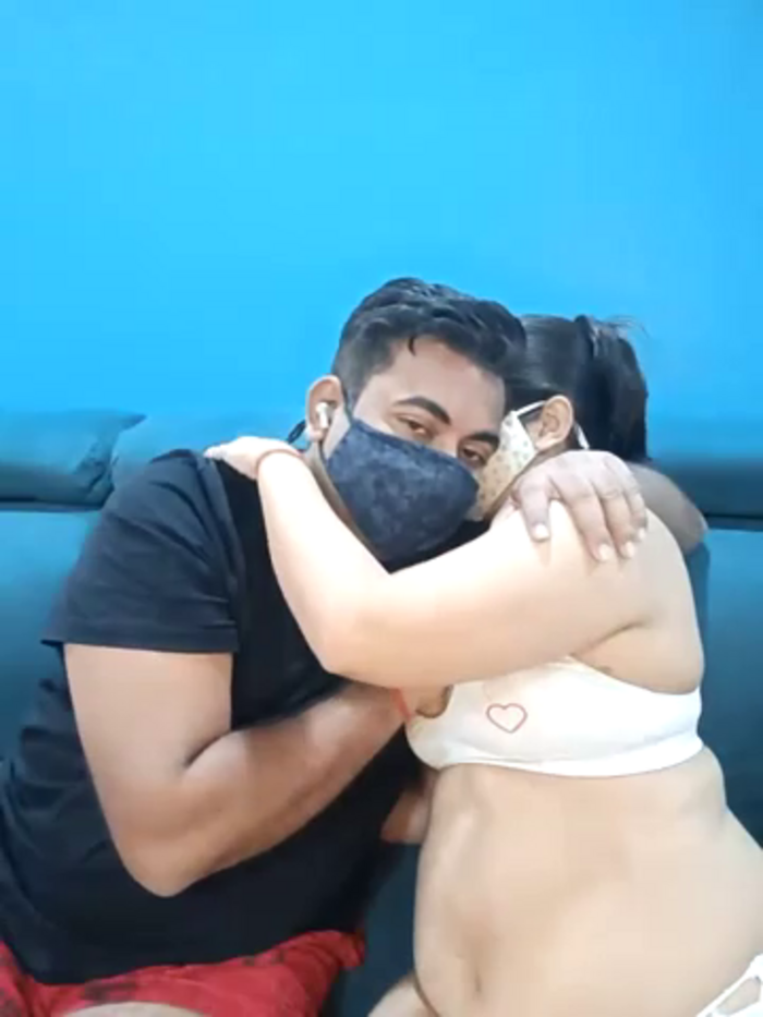 delstrip_couple
