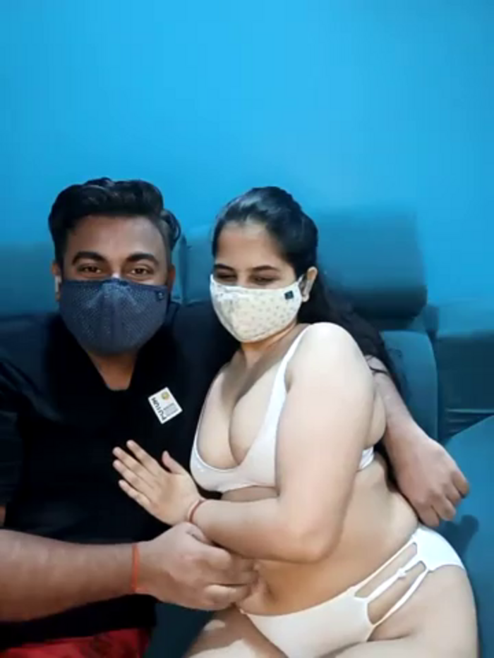 delstrip_couple