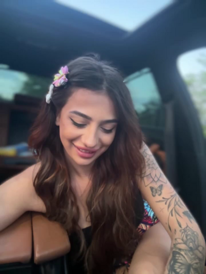 LaraVegas_