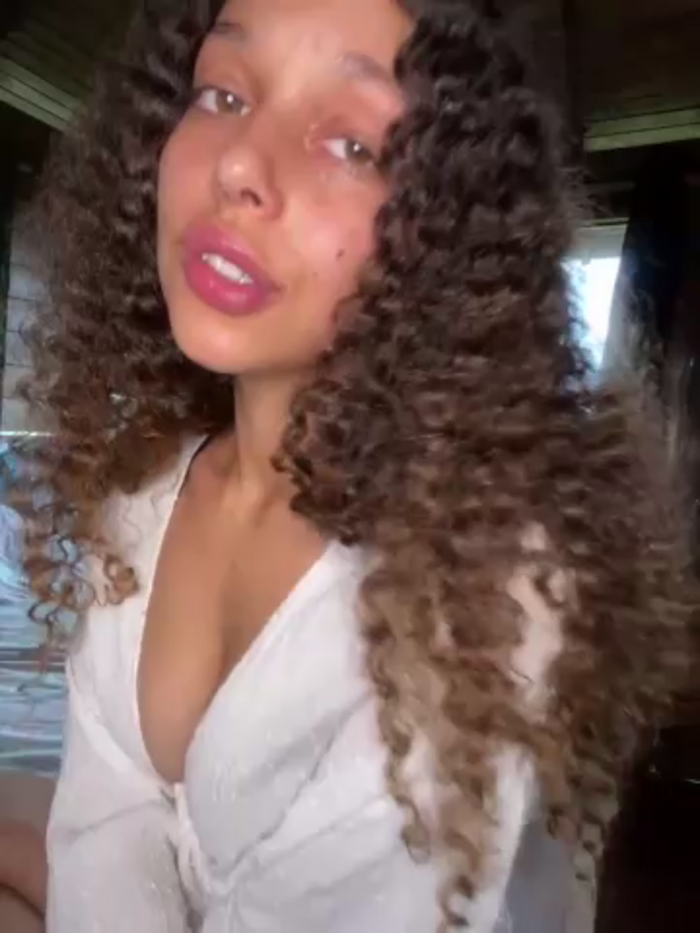 Rati_Curly