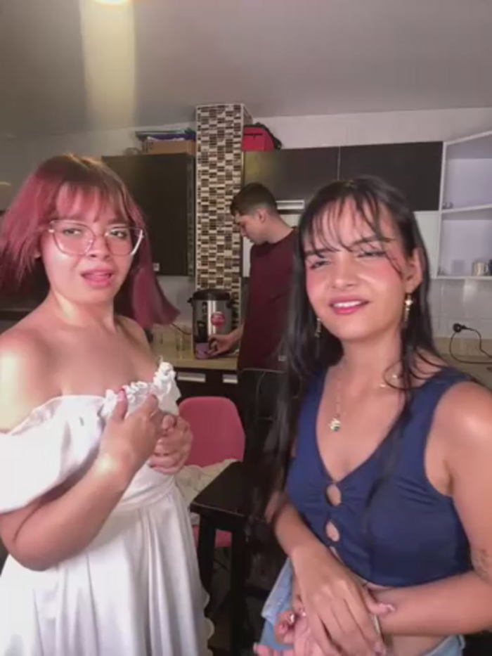 kevin_hotgirls