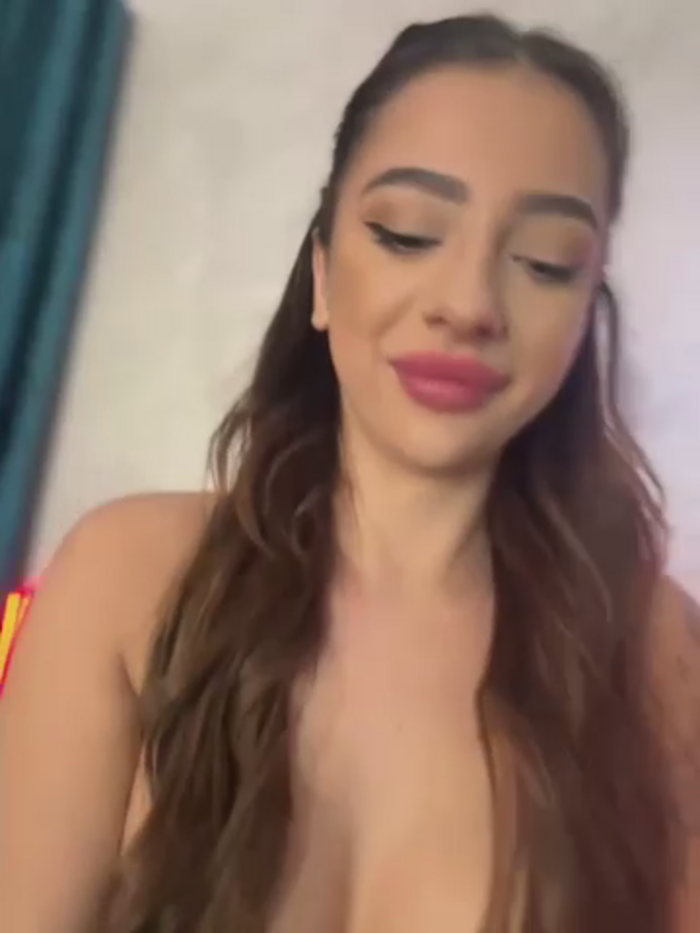 LaraVegas_
