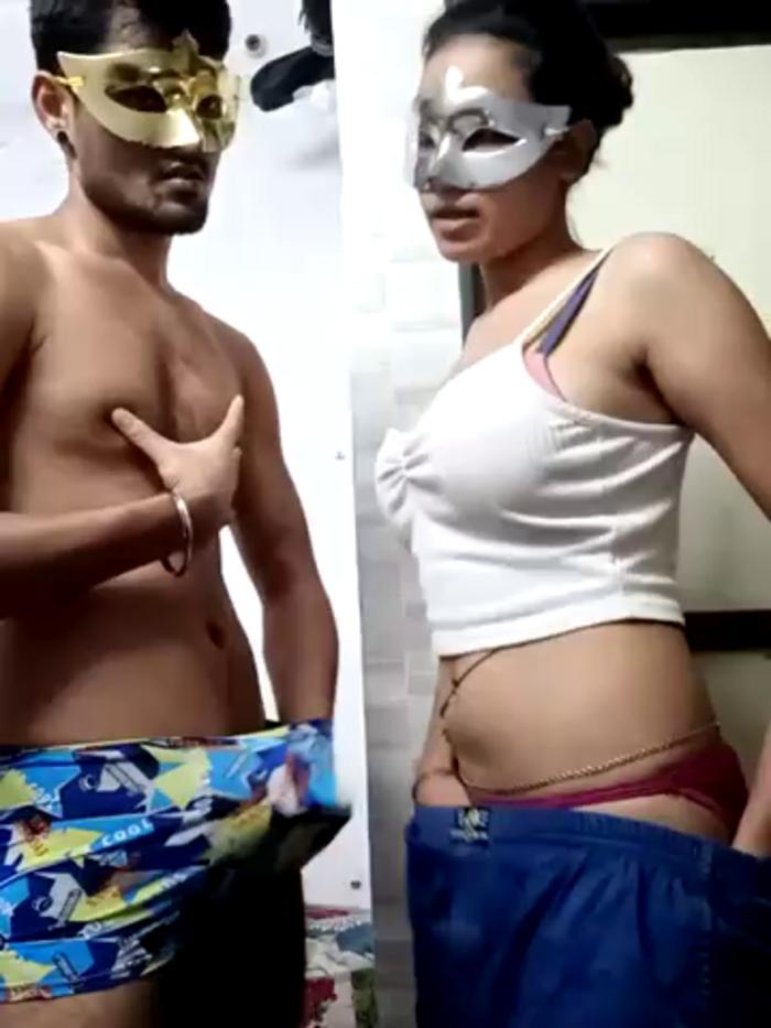 Strip_couple_love