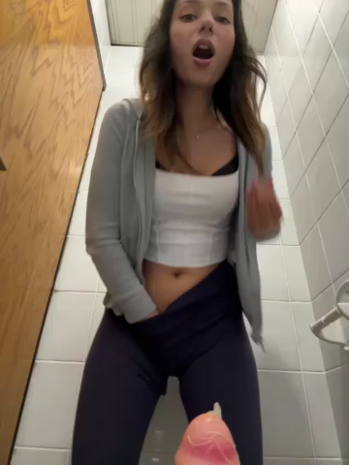 _MiaQueen_