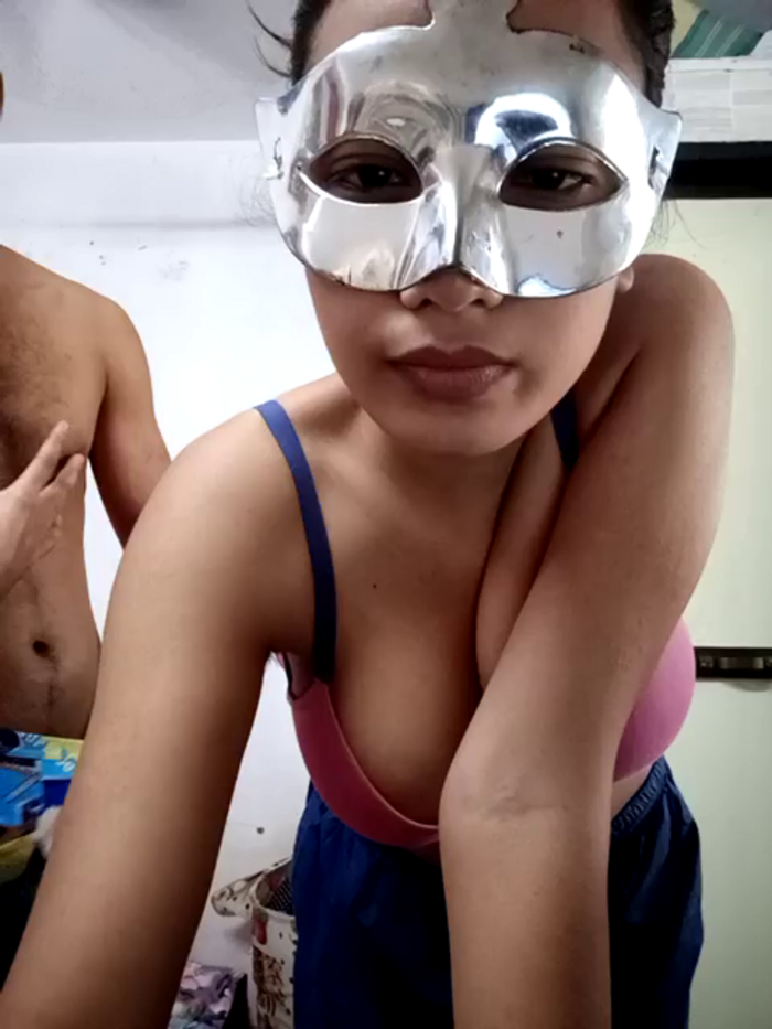 Strip_couple_love