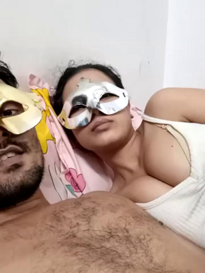 Strip_couple_love