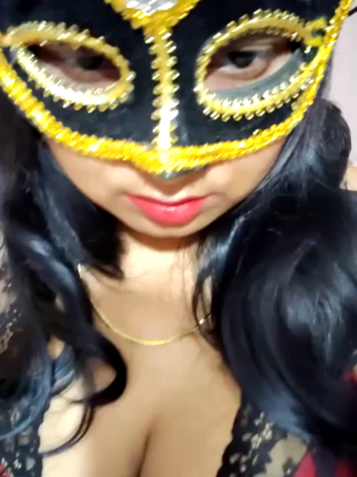 Hot_mina8585