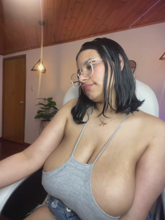 Isabella_boobd