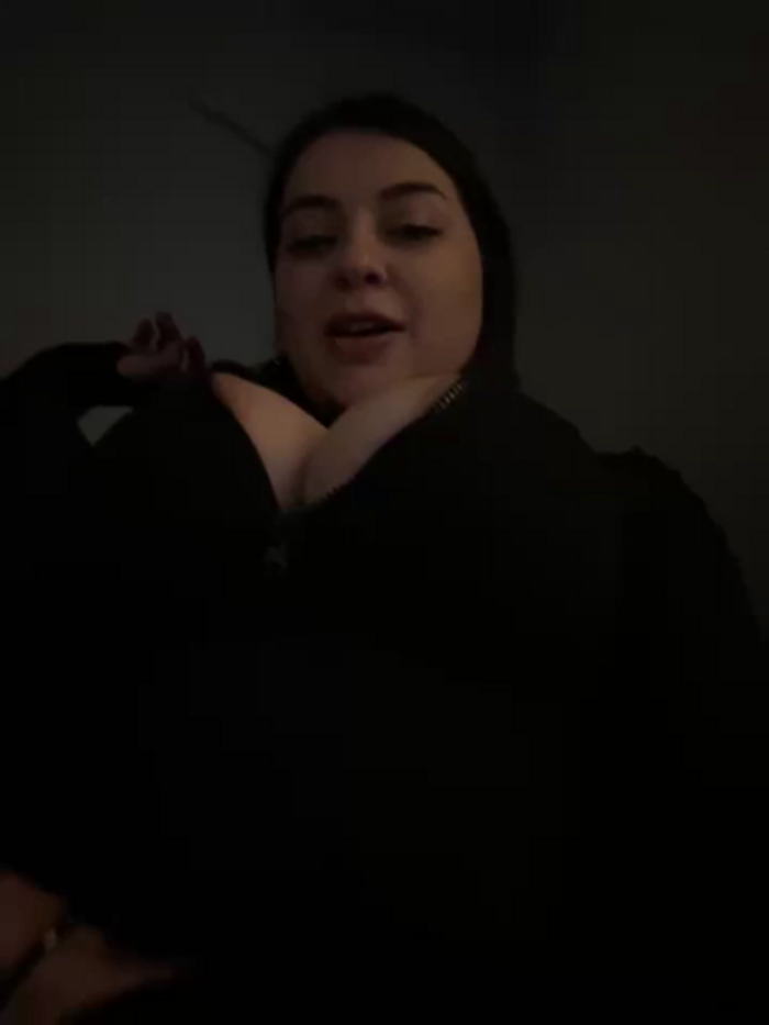 EllyBigTits