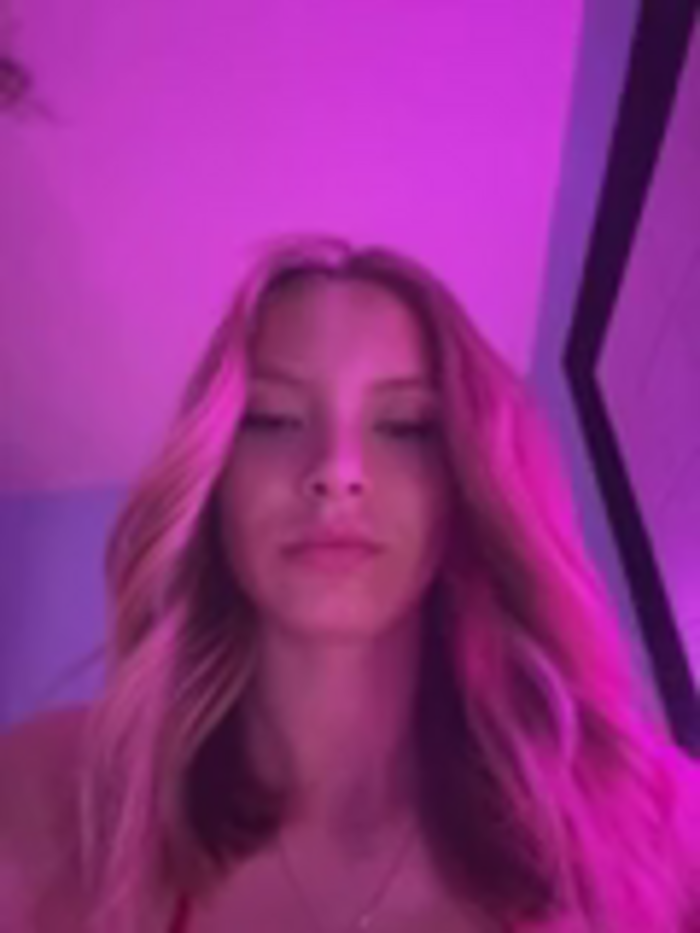 AnastasiaAniess